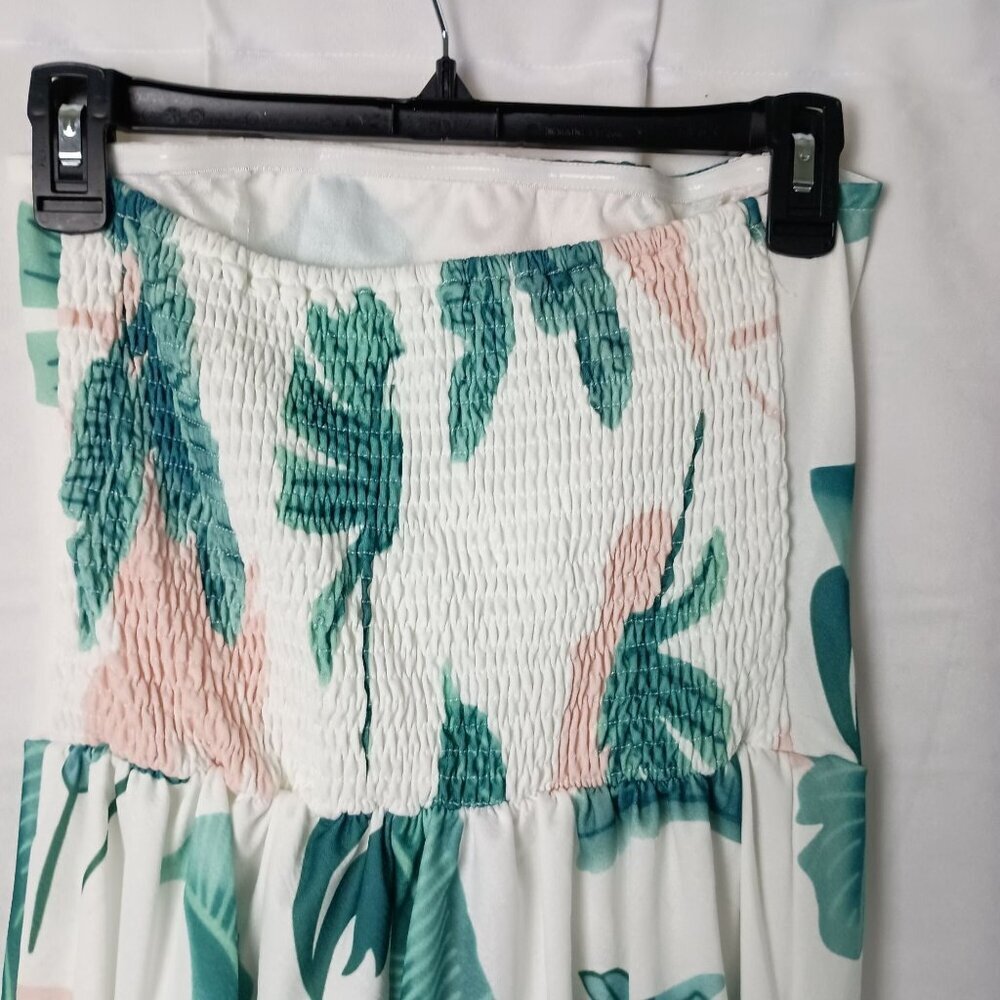 Strapless Leaf Print Jumpsuit M Smocked Back Cropped NWOT Casual Chic - Picture 5 of 8